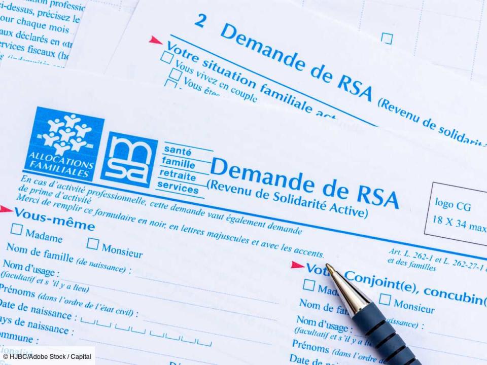 A close-up of a CAF dossier, representing assistance with filing and navigating CAF requirements.